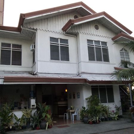 Newport Oak Pension Inn تاغبيلاران سيتي المظهر الخارجي الصورة