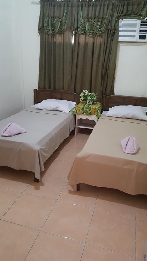 Newport Oak Pension Inn تاغبيلاران سيتي المظهر الخارجي الصورة