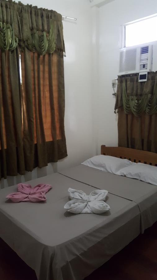Newport Oak Pension Inn تاغبيلاران سيتي المظهر الخارجي الصورة