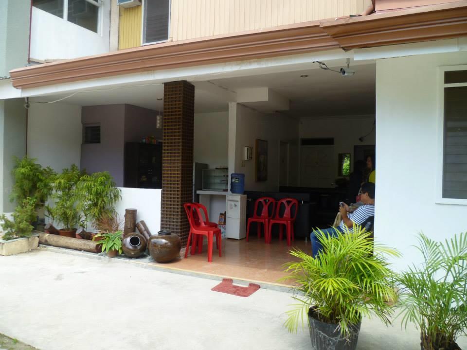 Newport Oak Pension Inn تاغبيلاران سيتي المظهر الخارجي الصورة