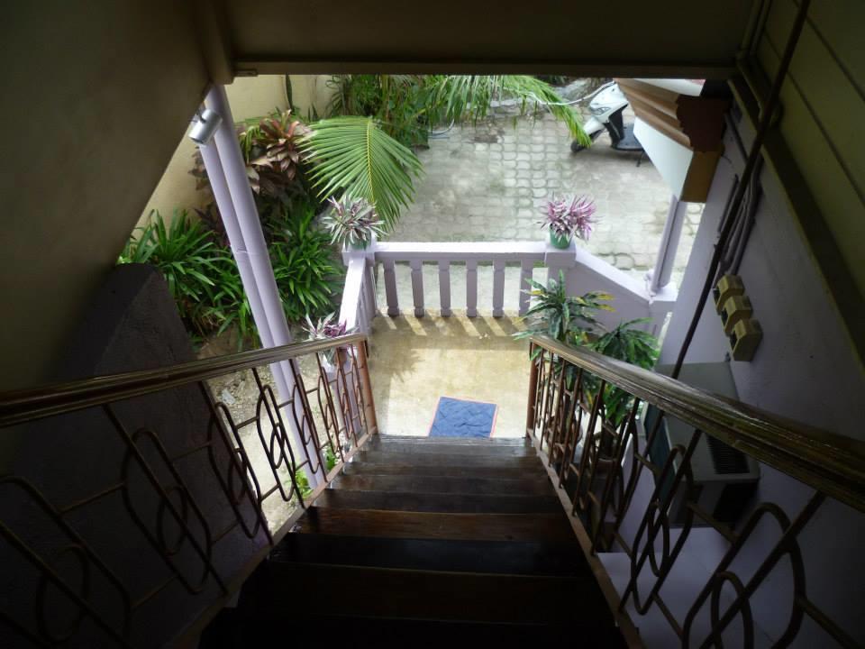 Newport Oak Pension Inn تاغبيلاران سيتي المظهر الخارجي الصورة