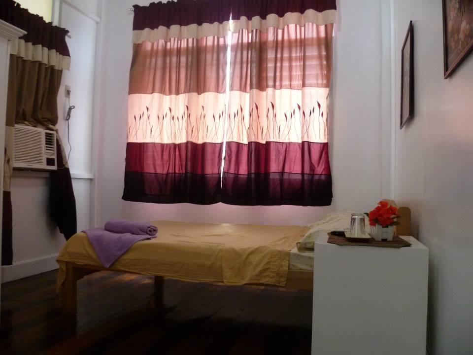 Newport Oak Pension Inn تاغبيلاران سيتي المظهر الخارجي الصورة