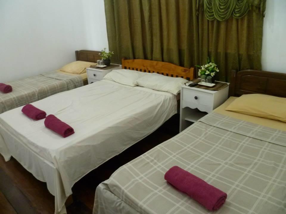 Newport Oak Pension Inn تاغبيلاران سيتي المظهر الخارجي الصورة