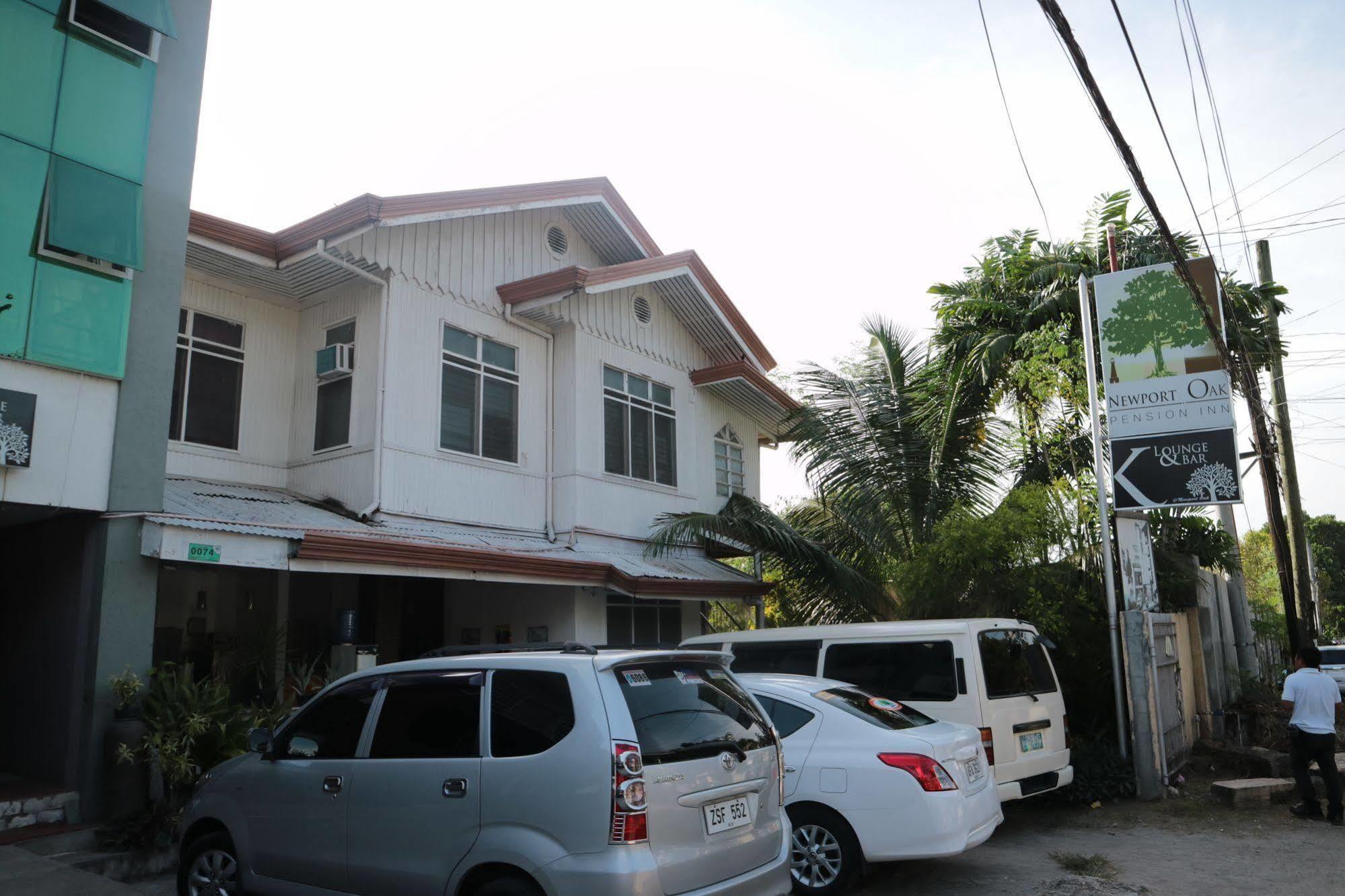 Newport Oak Pension Inn تاغبيلاران سيتي المظهر الخارجي الصورة