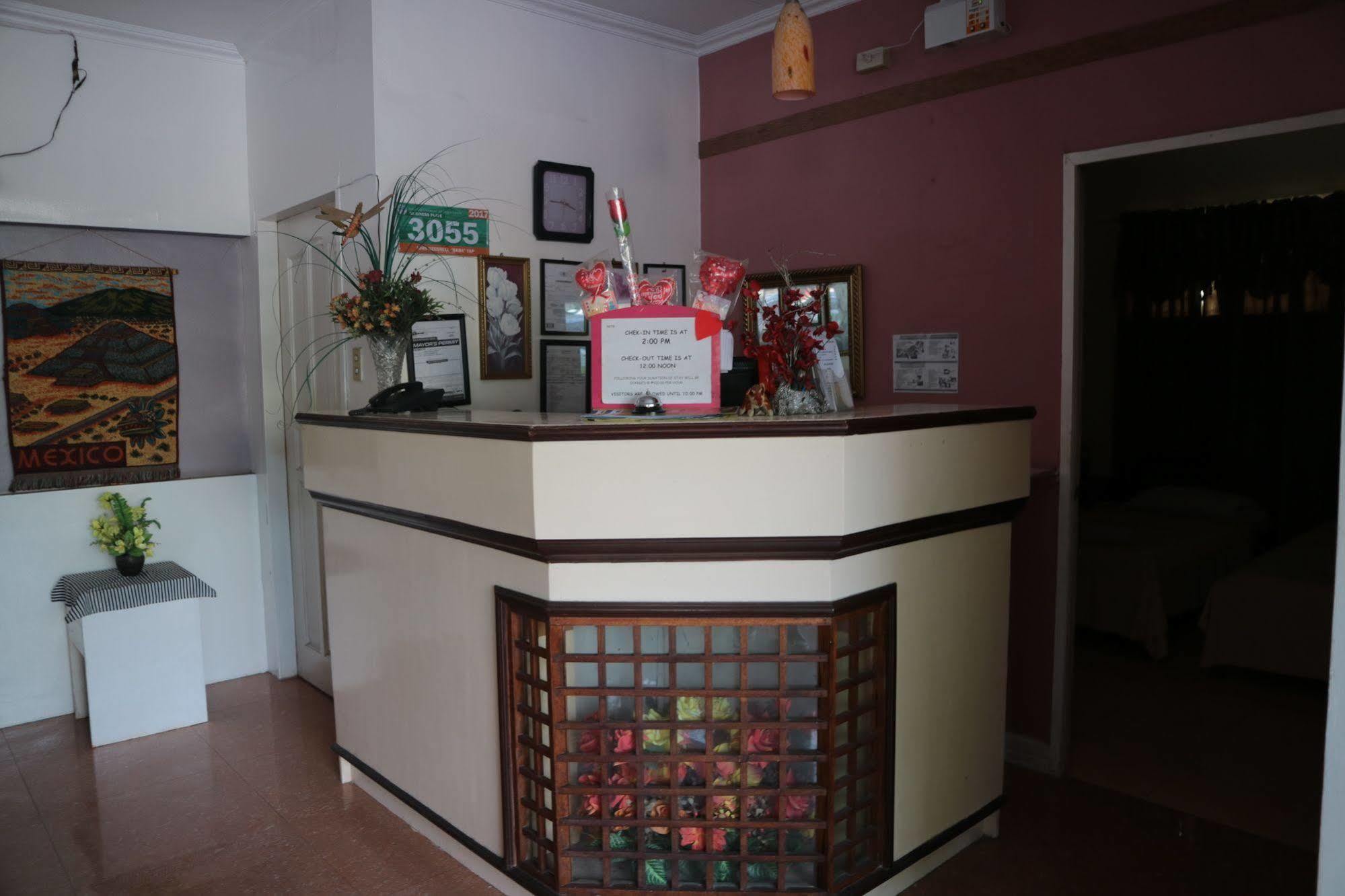 Newport Oak Pension Inn تاغبيلاران سيتي المظهر الخارجي الصورة